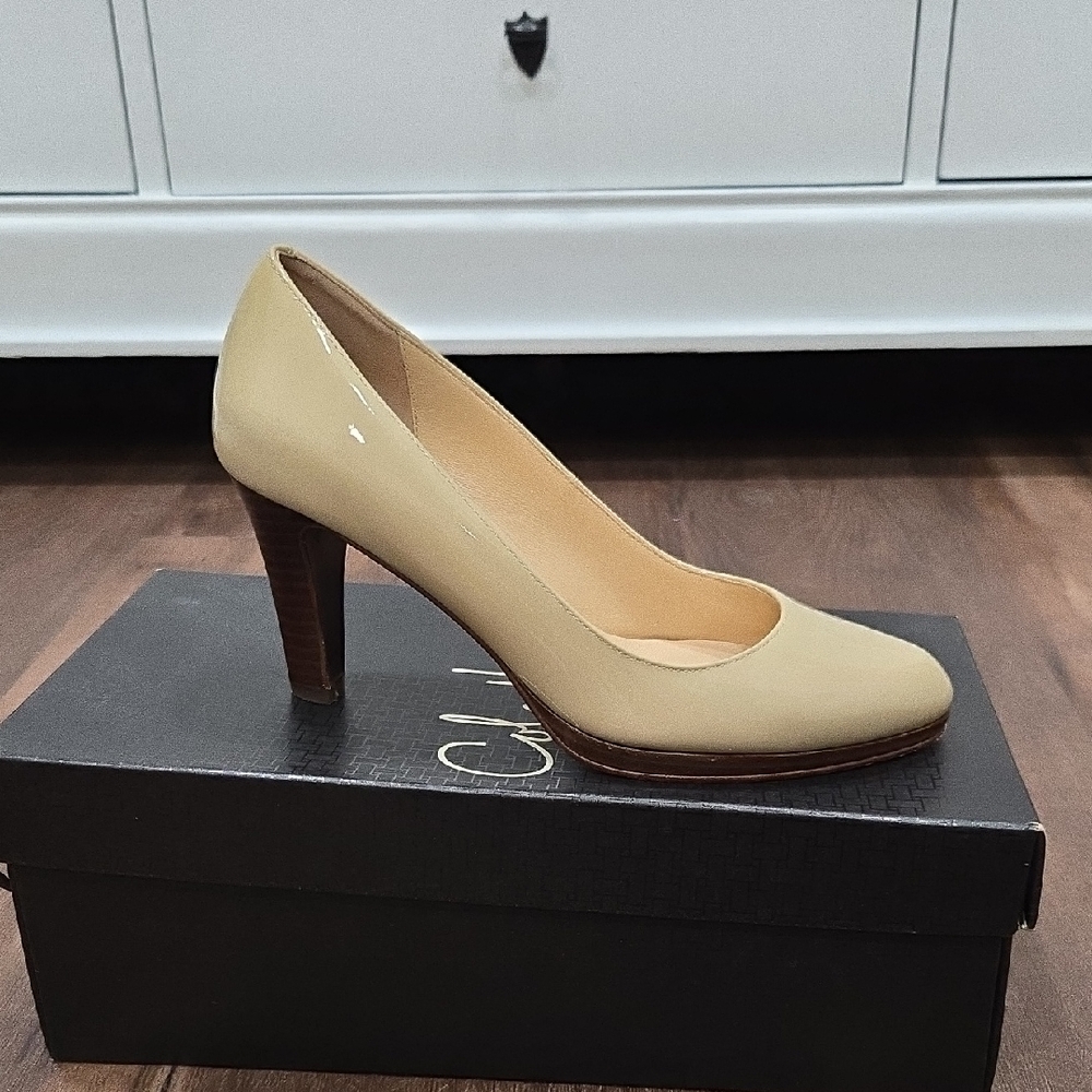 Cole Haan Women's Cream Heels